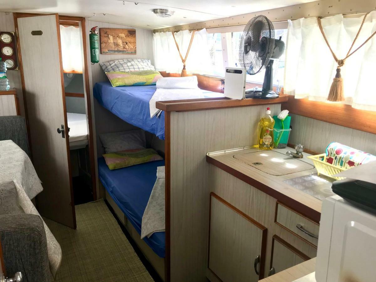 Hotel Boat Yacht Barcelona Sant Adrià de Besòs Esterno foto